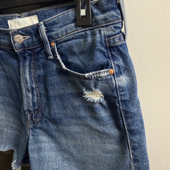 MOTHER Dutchie Short Fray Jean Shorts Size 27 (fits like 26) - Picture 5 of 12